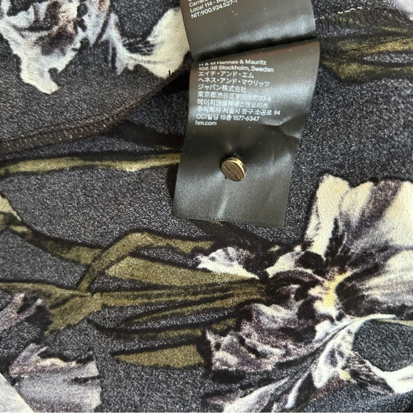 NWT H&M Women's Black Floral One-Piece Romper Size 6 - Picture 11 of 12